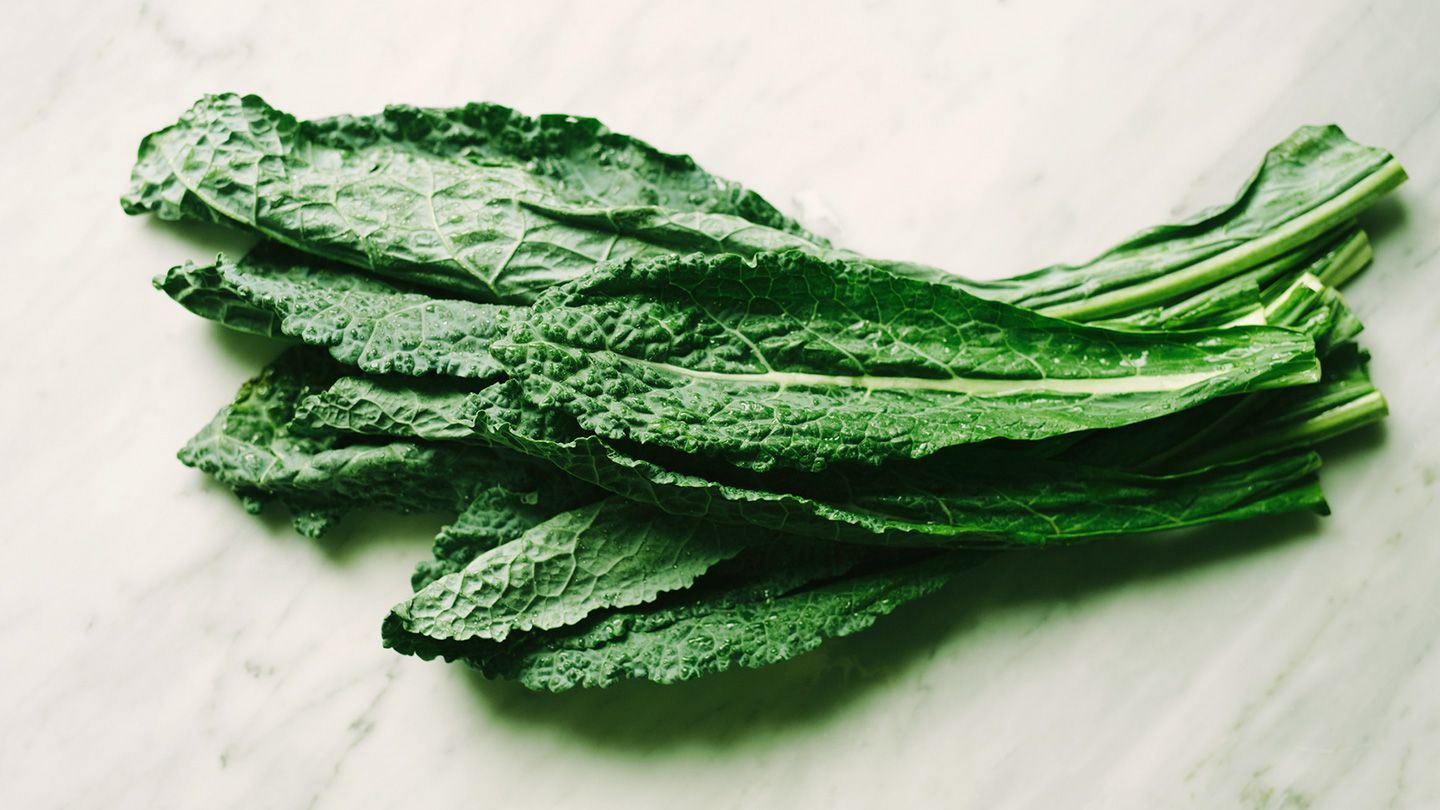 Healthy-Salad-Greens-Ranked-01-Kale-alt-1440x810
